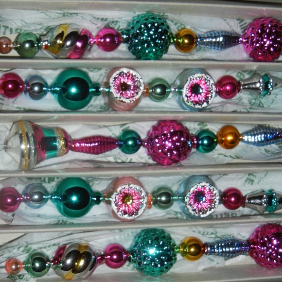 Radko Shiny Brite 5 piece icicle garland Indents - Picture 2 of 3